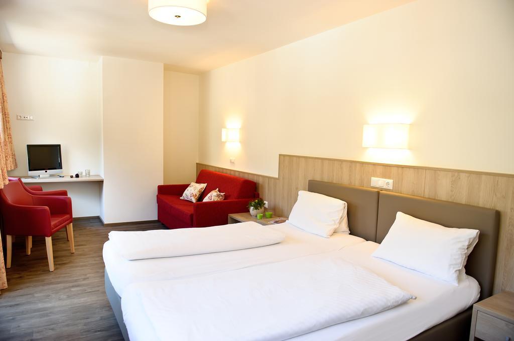 Gasthaus Bacher Hotel Sankt Johann im Pongau Szoba fotó